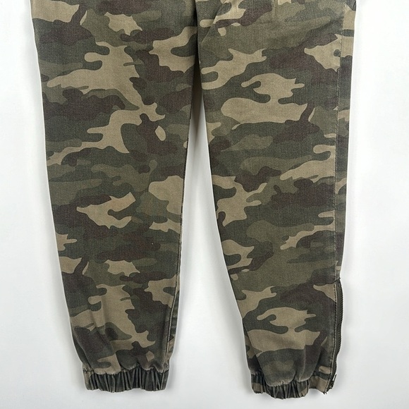 American Eagle Outfitters women’s Next Level Stretch Camo Joggers Size 2 Short - Picture 9 of 14